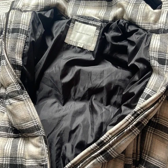 American Eagle Puffer Jacket Size Small Excellent Condition - Picture 11 of 13